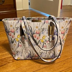 White, Wildflower ALDO Purse